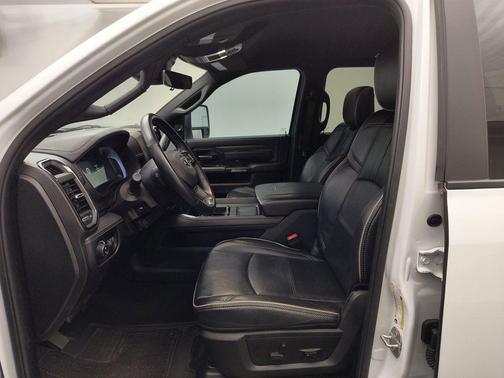 2024 RAM 3500 Limited Crew Cab 4x4 8' Box