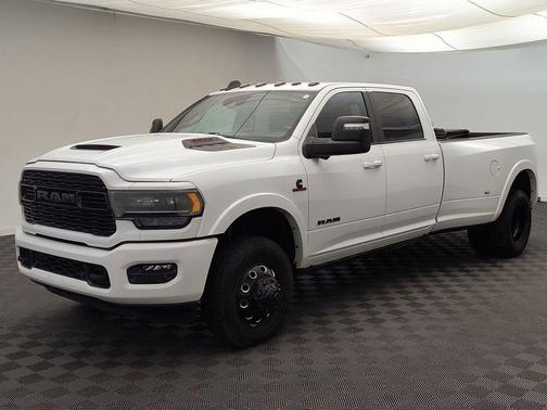 2024 RAM 3500 Limited Crew Cab 4x4 8' Box