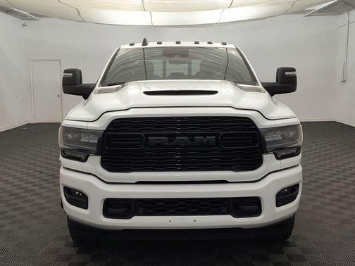 2024 RAM 3500 Limited Crew Cab 4x4 8' Box