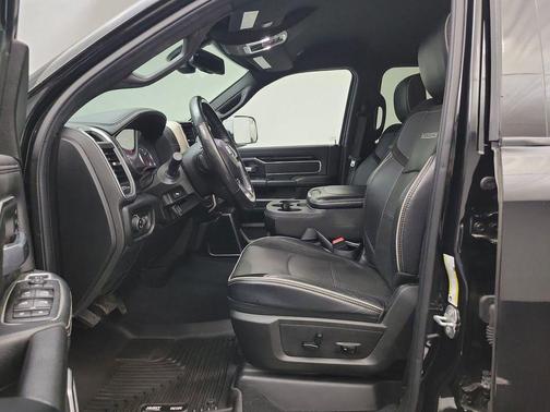 2019 RAM 3500 Laramie Crew Cab 4x4 6'4' Box