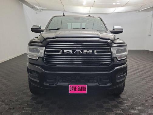 2019 RAM 3500 Laramie Crew Cab 4x4 6'4' Box