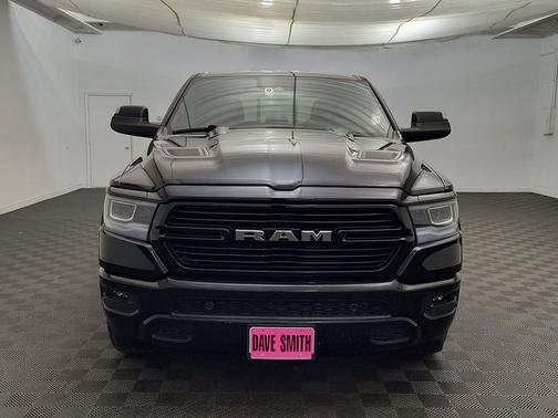 Diamond Black Crystal Pearlcoat 2023 RAM 1500 Laramie