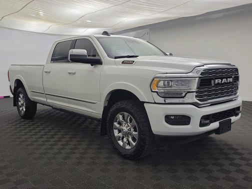 2019 RAM 3500 Limited Crew Cab 4x4 8' Box
