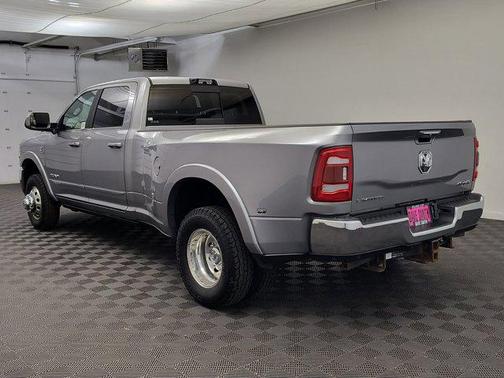 Billet Silver Metallic Clearcoat 2022 RAM 3500 Limited Crew Cab 4x4 8' Box