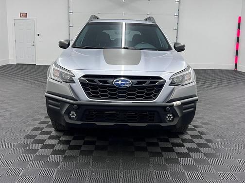 Ice Silver Metallic 2022 Subaru Outback Wilderness