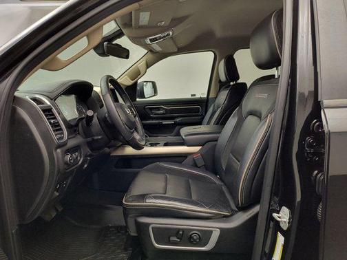 Diamond Black Crystal Pearl 2019 RAM 1500 Laramie