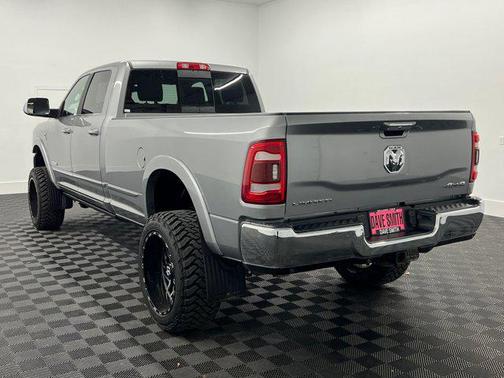 2022 RAM 3500 Limited Crew Cab 4x4 8' Box