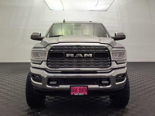 2022 RAM 3500 Limited Crew Cab 4x4 8' Box