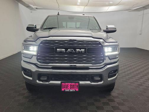 2022 RAM 3500 Limited Crew Cab 4x4 8' Box