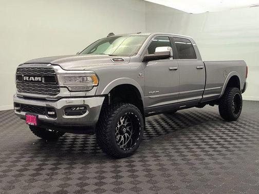 2022 RAM 3500 Limited Crew Cab 4x4 8' Box