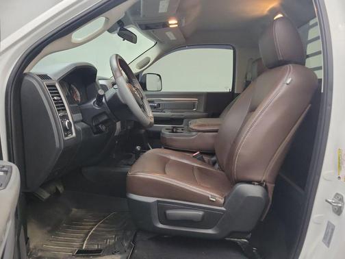 2017 RAM 2500 Tradesman Regular Cab 4x4 8' Box