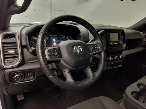Bright White Clearcoat 2024 RAM 3500 Tradesman Crew Cab 4x4 6'4' Box