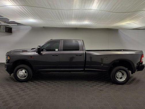 2024 RAM 3500 Tradesman Crew Cab 4x4 8' Box