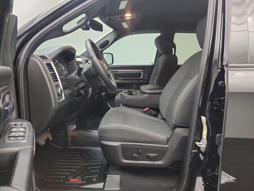 2024 RAM 1500 Classic Warlock Quad Cab 4x4 6'4' Box