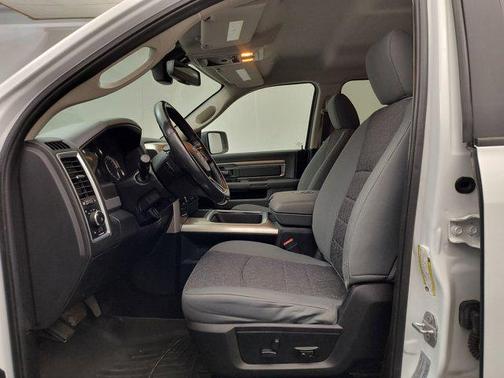 Bright White Clearcoat 2017 RAM 1500 Big Horn