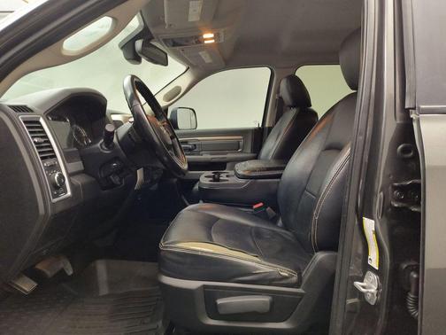 2018 RAM 3500 SLT Crew Cab 4x4 8' Box