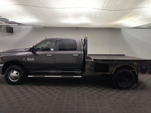 2018 RAM 3500 SLT Crew Cab 4x4 8' Box