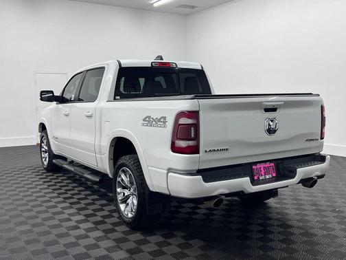 Ivory White Tri-Coat Pearlcoat 2020 RAM 1500 Laramie