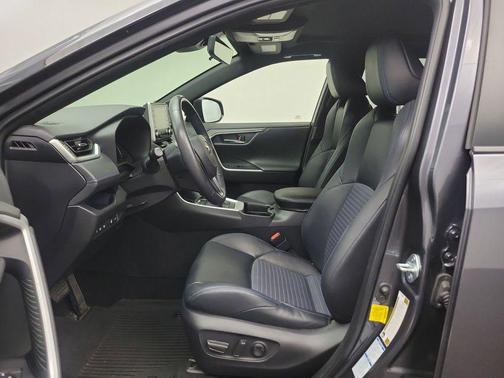 2020 Toyota RAV4 Hybrid SE