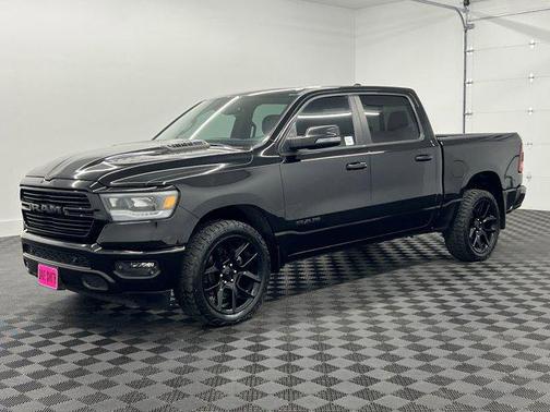 Diamond Black Crystal Pearlcoat 2024 RAM 1500 Laramie