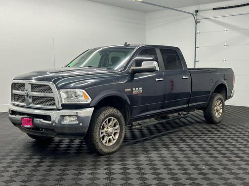 2018 RAM 2500 Laramie Crew Cab 4x4 8' Box