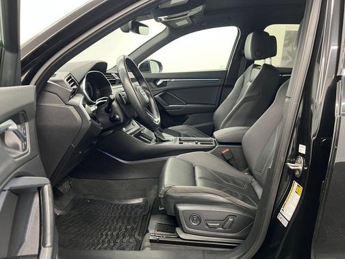 2020 Audi Q3 45 S line Prestige