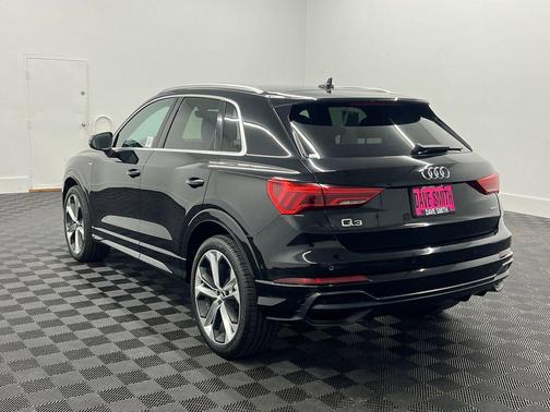 2020 Audi Q3 45 S line Prestige