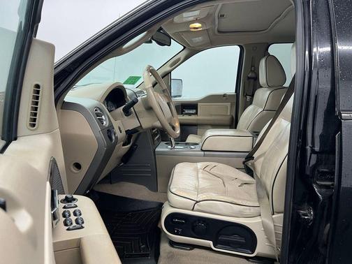 2006 Lincoln Mark LT Base