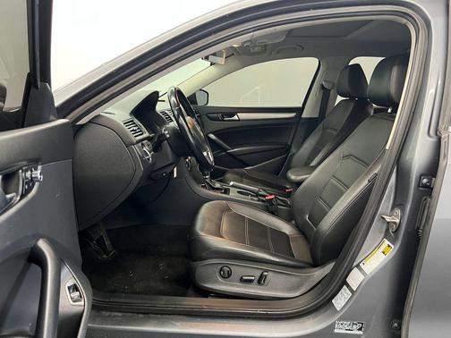 2015 Volkswagen Passat 2.0L TDI DSG SE w/Sunroof