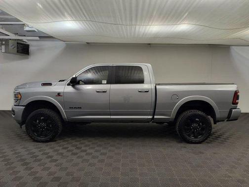 2022 RAM 2500 Laramie Crew Cab 4x4 6'4' Box