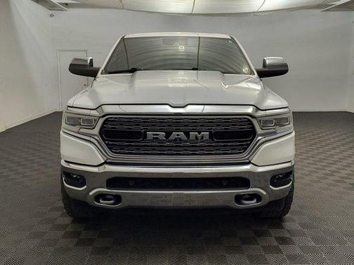 Ivory White Tri-Coat Pearlcoat 2022 RAM 1500 Limited