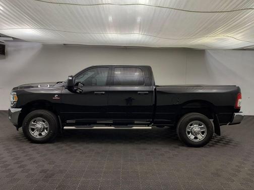 Diamond Black Crystal Pearlcoat 2024 RAM 2500 Tradesman Crew Cab 4x4 6'4' Box