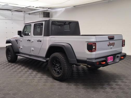 Silver Zynith Clearcoat 2023 Jeep Gladiator Mojave 4x4