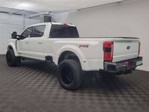 2023 Ford F-450 Lariat