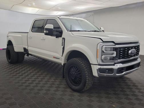 2023 Ford F-450 Lariat
