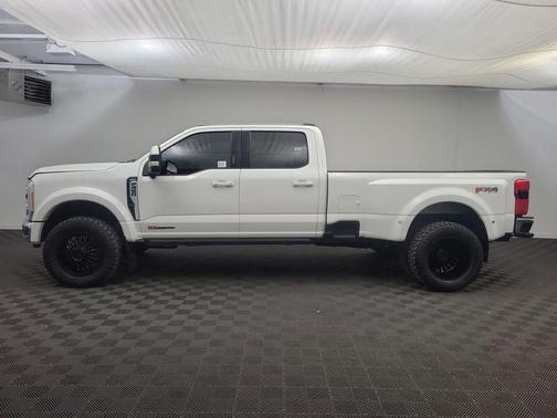 2023 Ford F-450 Lariat