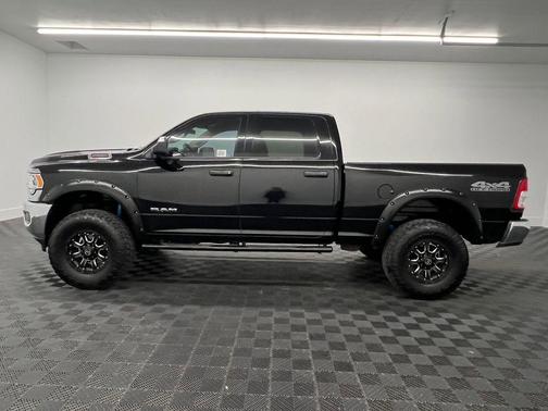 2020 RAM 2500 Tradesman Crew Cab 4X4 6'4' Box