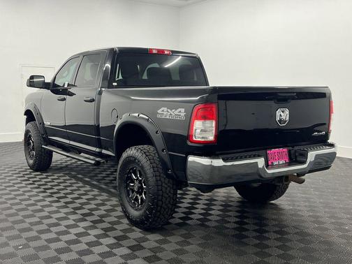 2020 RAM 2500 Tradesman Crew Cab 4X4 6'4' Box