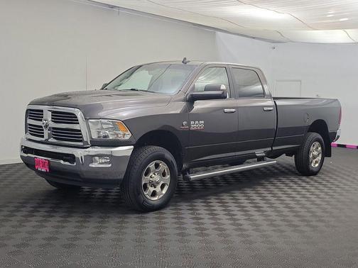 2017 RAM 3500 Big Horn Crew Cab 4x4 8' Box