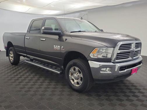 2017 RAM 3500 Big Horn Crew Cab 4x4 8' Box