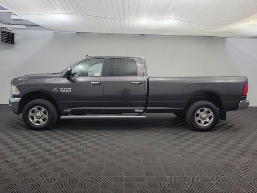 2017 RAM 3500 Big Horn Crew Cab 4x4 8' Box
