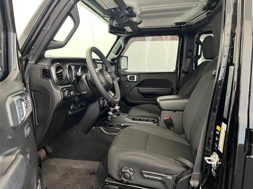 Black Clearcoat 2023 Jeep Gladiator Willys 4x4