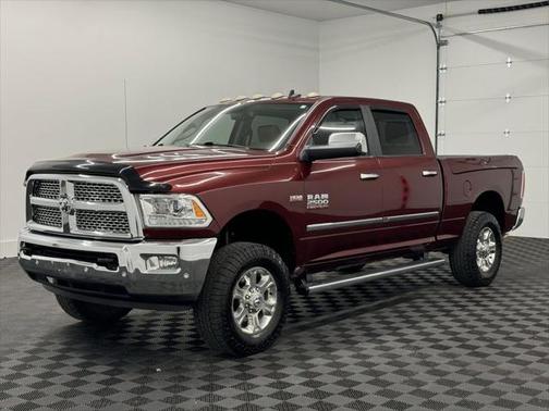 2017 RAM 2500 Laramie Crew Cab 4x4 6'4' Box