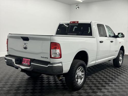 2022 RAM 2500 Tradesman Crew Cab 4x4 6'4' Box