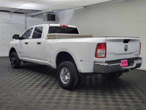 2022 RAM 3500 Tradesman Crew Cab 4x4 8' Box