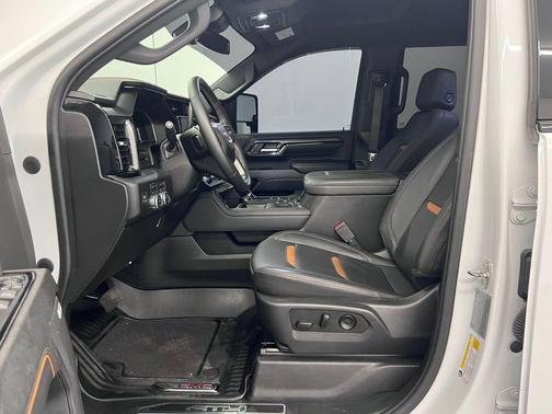 Summit White 2024 GMC Sierra 3500 AT4