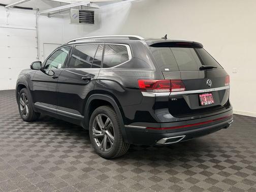 Deep Black Pearl 2021 Volkswagen Atlas 2.0T SEL