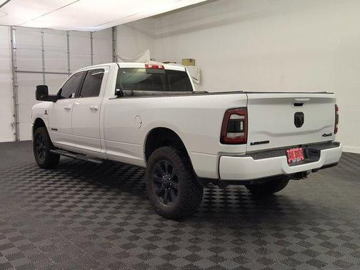 2024 RAM 3500 Laramie Crew Cab 4x4 8' Box