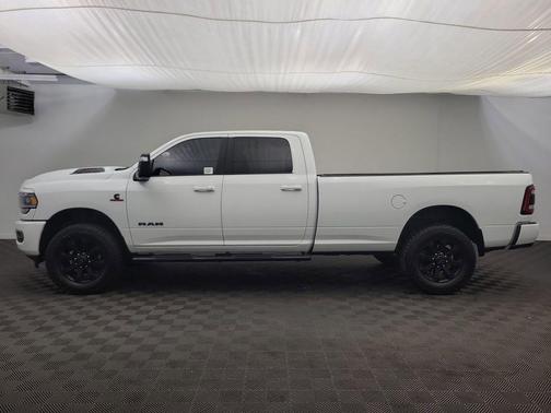 2024 RAM 3500 Laramie Crew Cab 4x4 8' Box