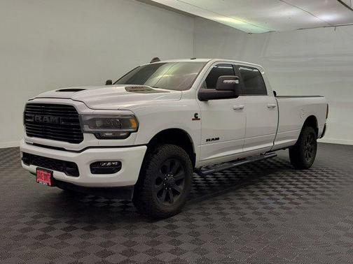 2024 RAM 3500 Laramie Crew Cab 4x4 8' Box